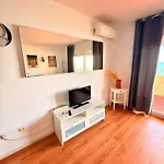 Front Sea View & Terrace Benalbeach 아파트 *