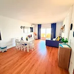 아파트 Front Sea View & Terrace Benalbeach