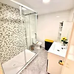 아파트 Front Sea View & Terrace Benalbeach *
