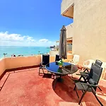 Front Sea View & Terrace Benalbeach 아파트