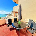 Front Sea View & Terrace Benalbeach 아파트