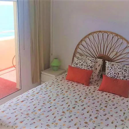 Front Sea View & Terrace Benalbeach 贝纳尔马德纳