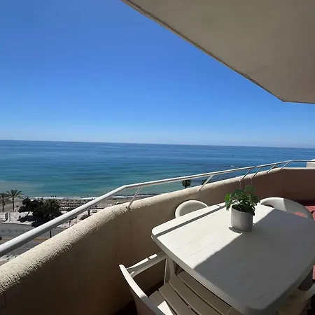 Front Sea View & Terrace Benalbeach 公寓 贝纳尔马德纳