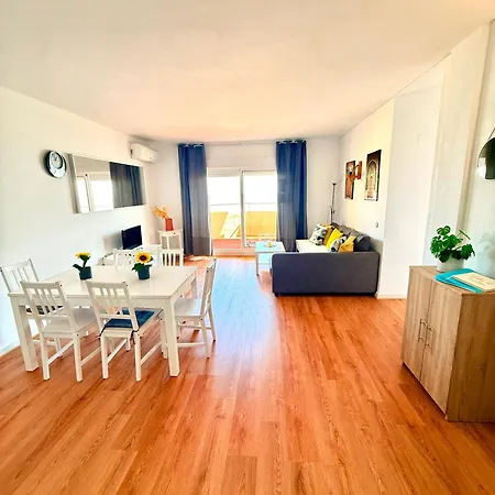 Front Sea View & Terrace Benalbeach Apartment *